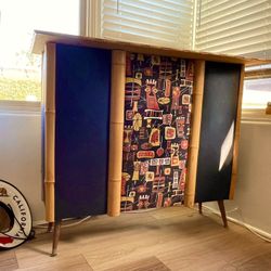 Luxury Custom Tiki Bar 