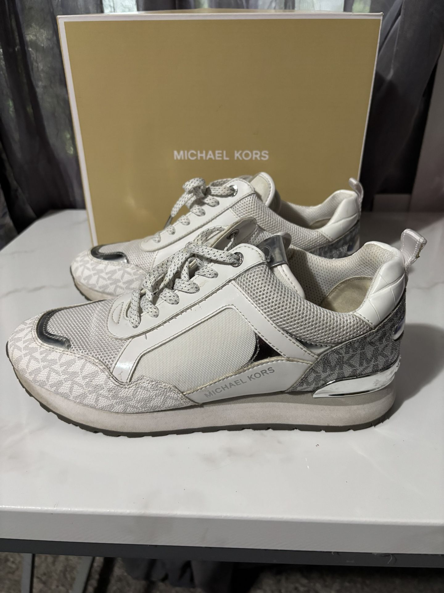 Michael Kors Sneakers Size 10