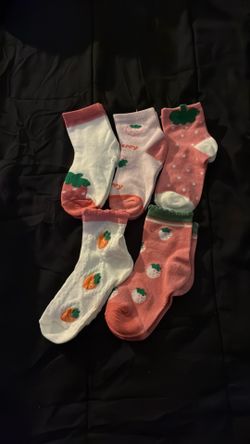 Girls socks, 5 pair, new.
