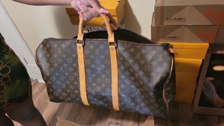 Louis Vuitton Travel Bagpreloved (Zipper Needs Fixing easy Fix