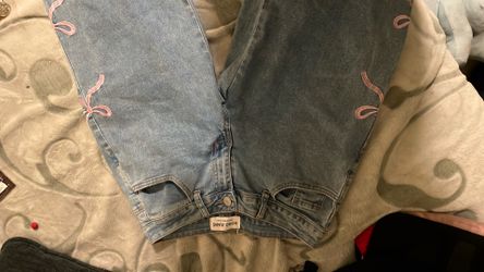 Bow jeans