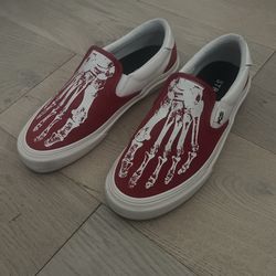 STRAYE slip-on skeleton