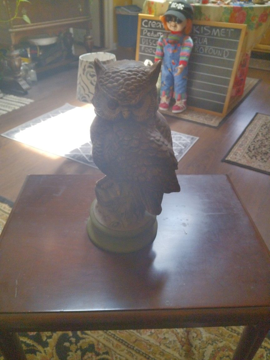 🦉 Owl Statue