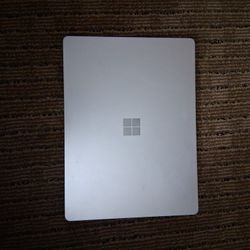 Microsoft Surface Laptop Go 12.4 " Model 1943 128GB  (Gray)