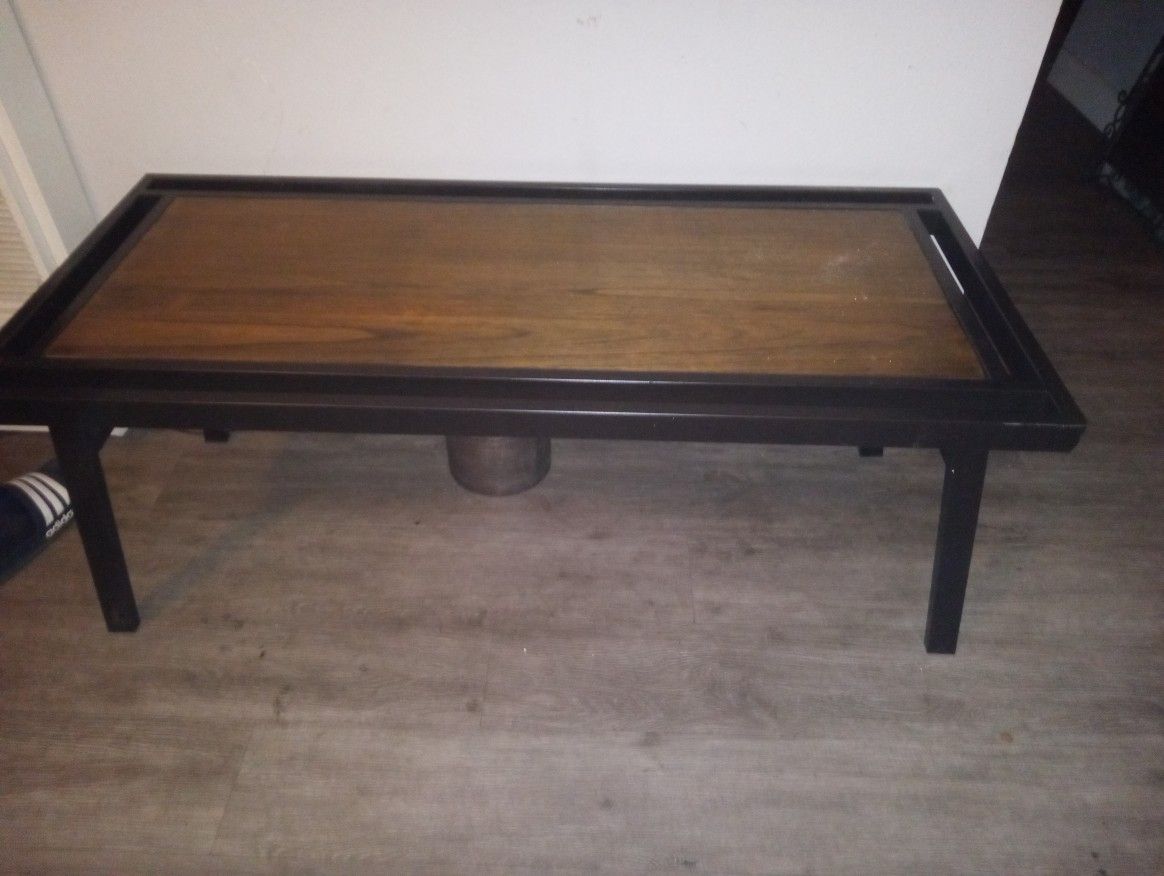 Metal Coffee Table, Inn Table And Metal Mirror