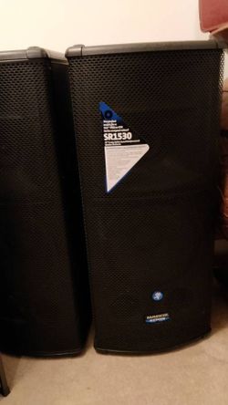 $1100 Mackie SR1530 Powered Speakers