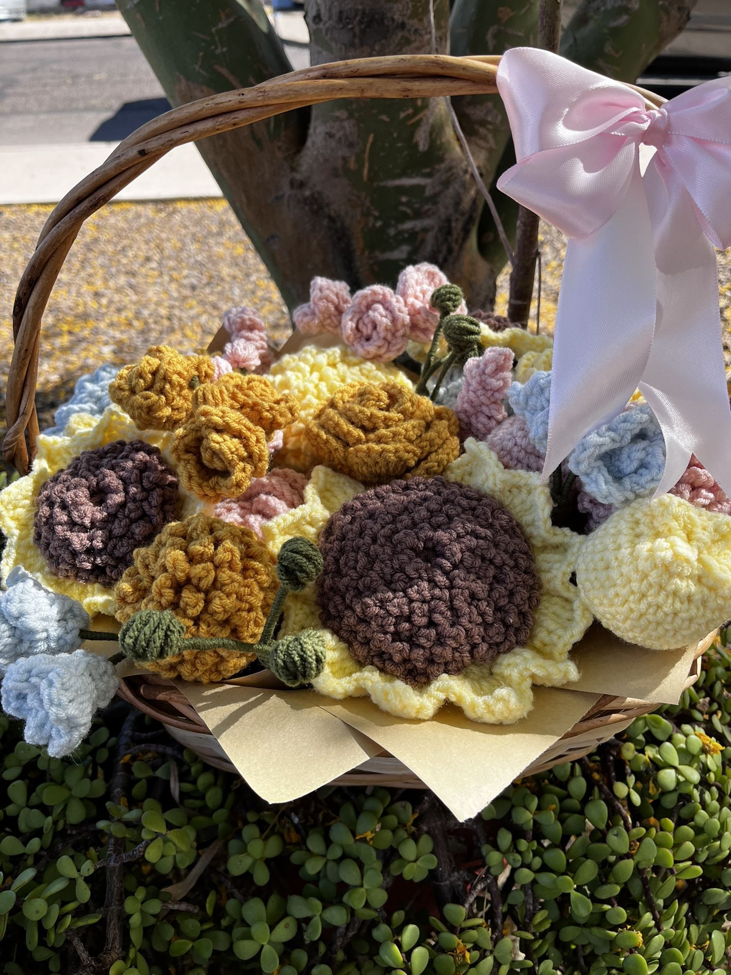 Crochet Flower Basket 