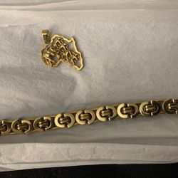 Gold Cuban Bracelet And Pendant 