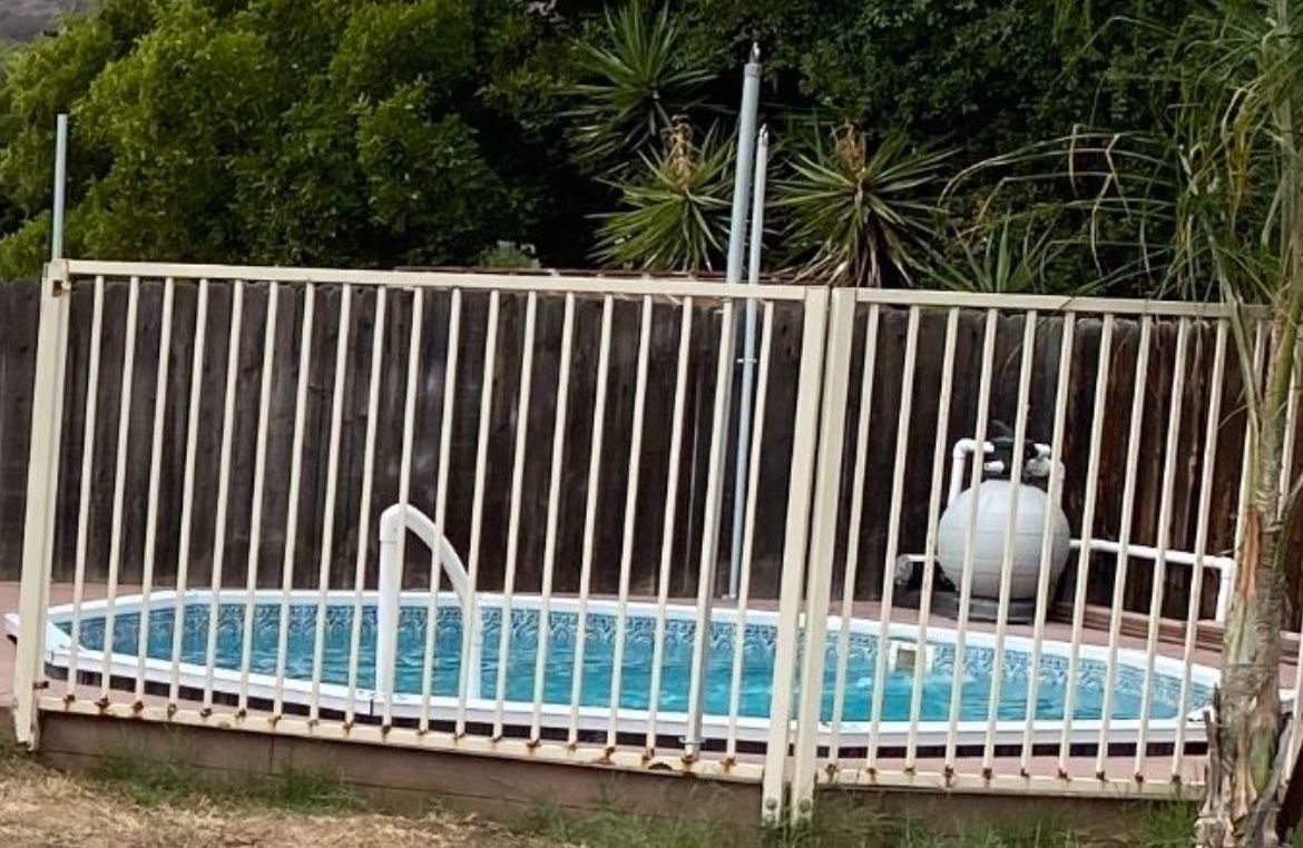 2 Fence Panel Pieces and 2 Fence Posts