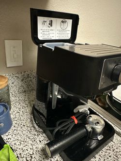 De'Longhi Espresso & Cappuccino Machine (Stilosa)