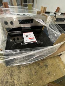 Whirlpool WFES3330RZ 5.3-cu Electric Range