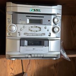 Emerson 6cd/cassette Radio Player