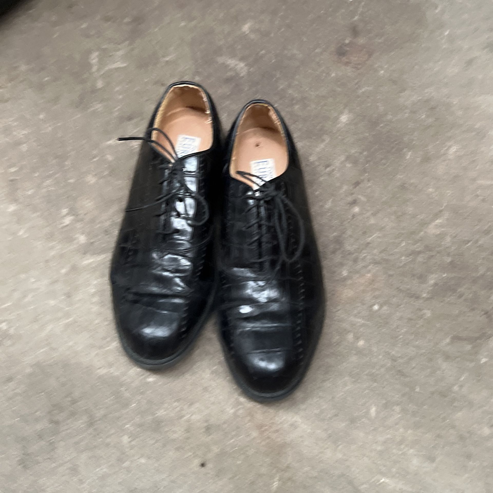 Young Men’s Dress Shoes, Set Size 9