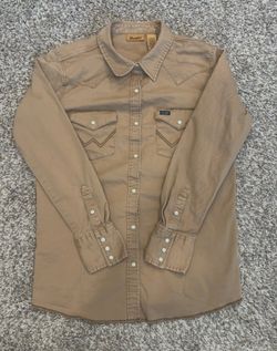 Men’s Wrangler Pearlsnap Size Medium