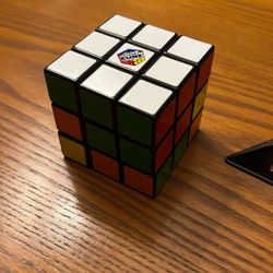 Rubik’s Cube With Stand