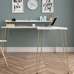Modern Style Desk