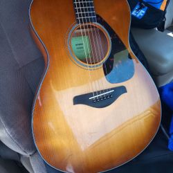 Yamaha Acoustic Guitar