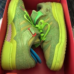 size 10 Adidas 