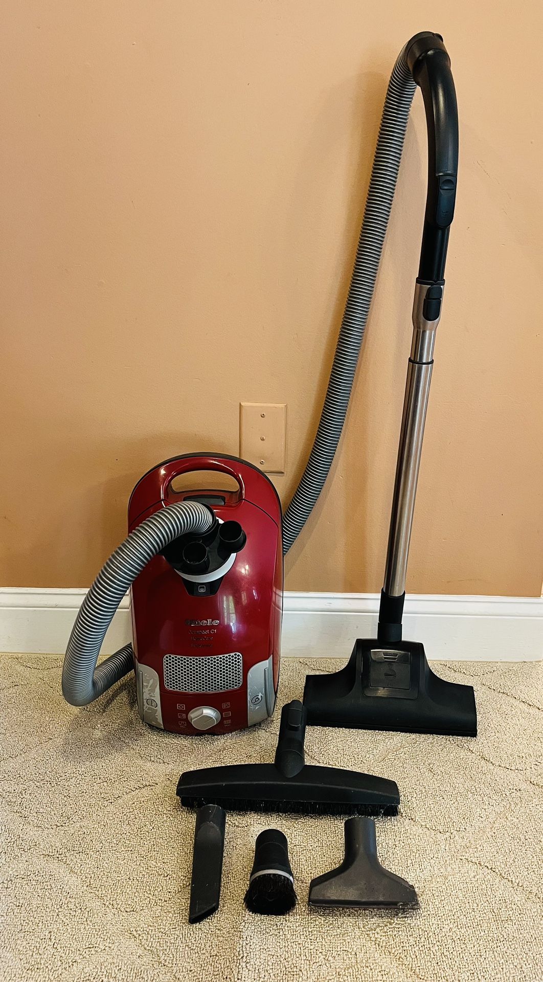 Miele C1 Homecare Canister Vacuum Cleaner 