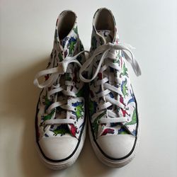 Converse All Star high top dinosaur pattern women’s sneakers size 6 men’s 8 women’s