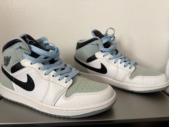 Nike Air Jordan 1 Mid SE White Ice Blue