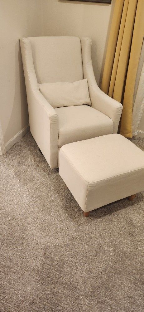 Babyletto Toco Swivel Glider Chair