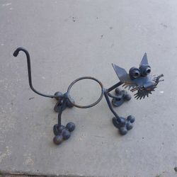 Cute Rustic Metal Garden Decor Plant Holder