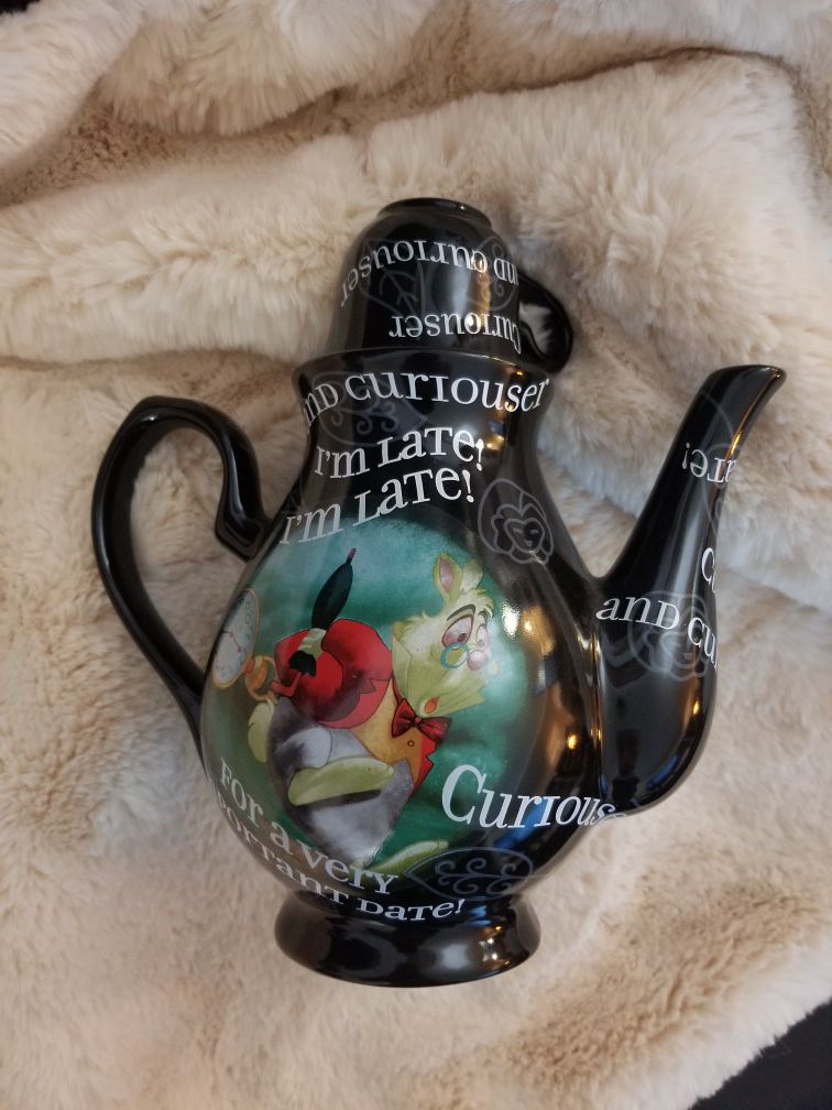 RARE Disney Collection Alice in Wonderland Tea Party Large Black Teapot NEW