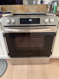 30” electric frigidaire range.