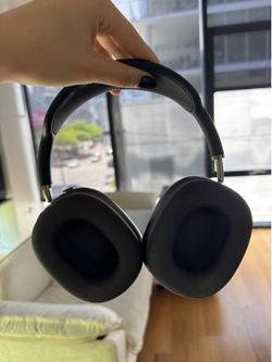 Black AirPod Pro Max