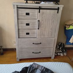 Mesa Farmhouse White/ Gray Chest 