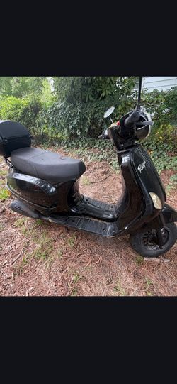 Romeo 50 c c scooter