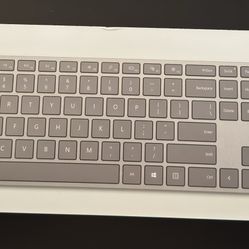 Microsoft Surface Keyboard (Model 1742)