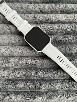 White accessorie