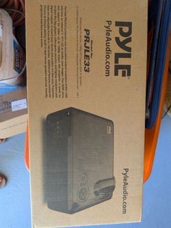 Wide Screen projector  Pyle