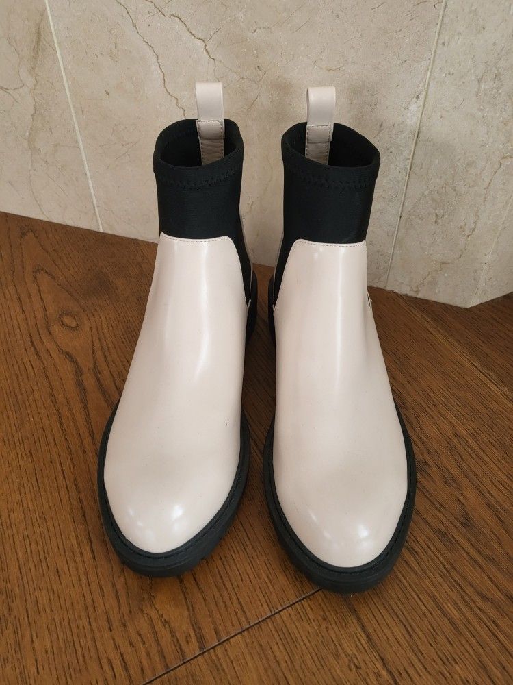 COCONUTS BY MATISSE Pia Lug Chelsea Boot Ivory Black NEW Sz 9