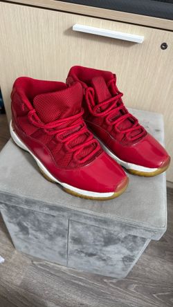Air Jordan 11 Win Like ‘96 Size 9 (Very Worn Condition, Sold As Is)