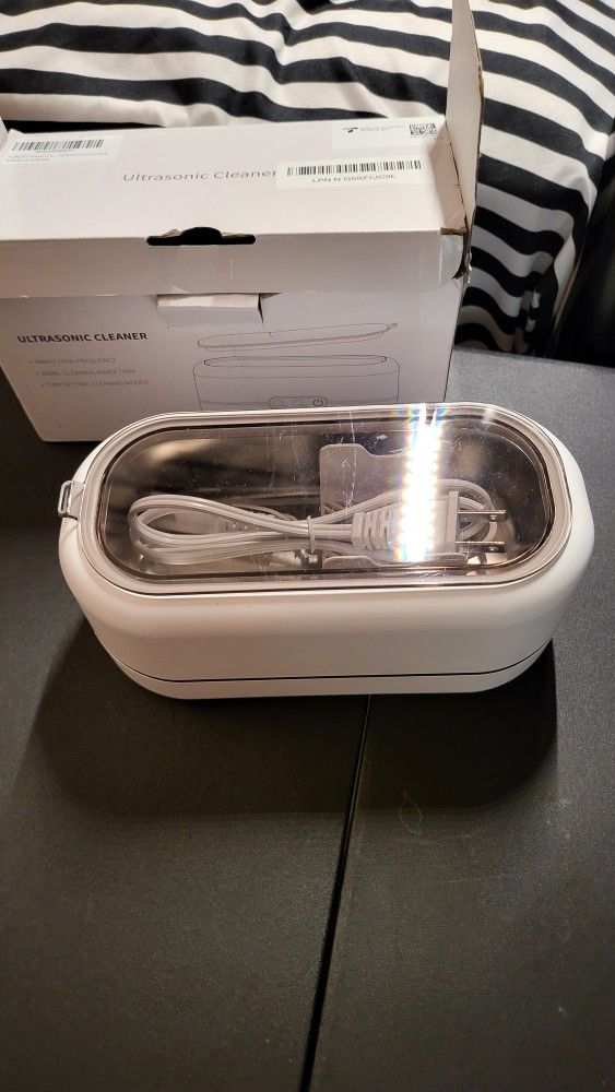 The Ultrasonic Cleaner with a frequency of 48kHz and a 350ml cleaning inner tank is designed specifically for dental use. Manufactured in China, this