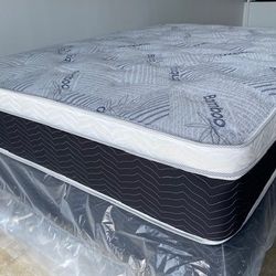 Cal King Euro Bamboo Pillow Top!•••