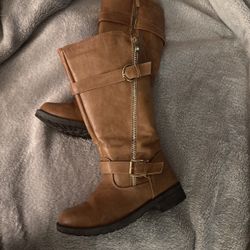 Girls Boots Size 2