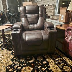 Never Used Power Recliner and Head Rest.