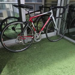 2011 Trek 2.1 Pilot Road Bike 