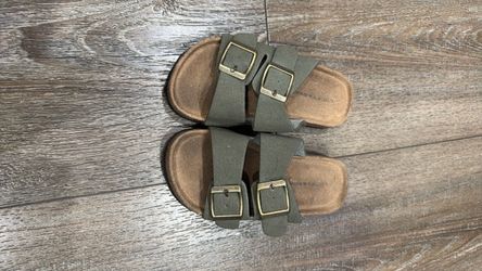 Lucky sandals for toddler size 9-10