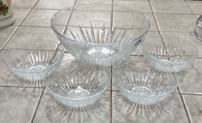 Princess House Salad Large Bowl and 4 small and dip dish.