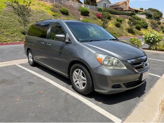 2007 Honda Oddyssey LX 8 passengers