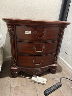 Chest of drawers / Nightstand