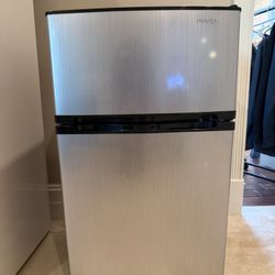 Insignia Mini Fridge And Freezer