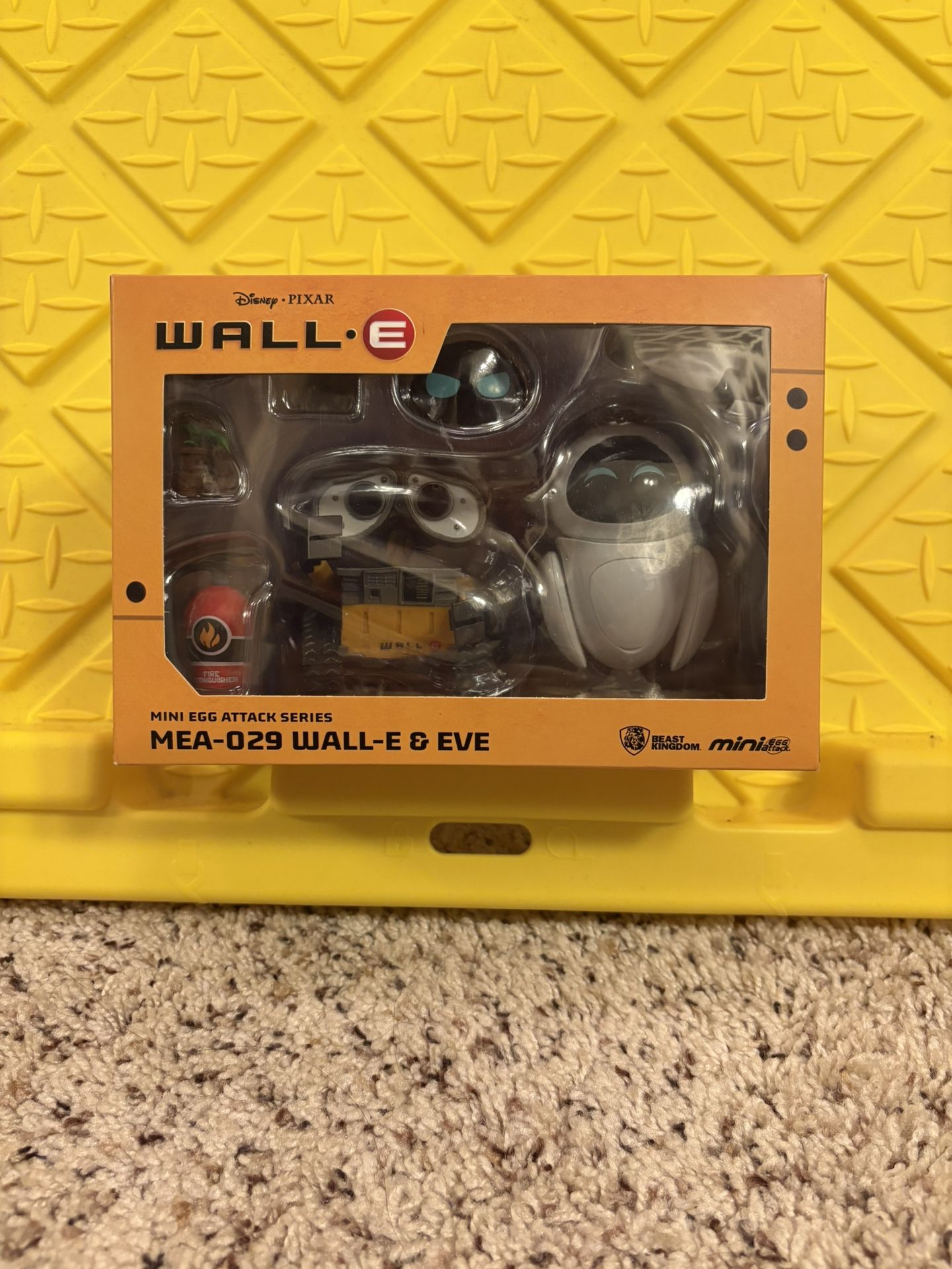 Wall E Beast Kingdom Figure. New