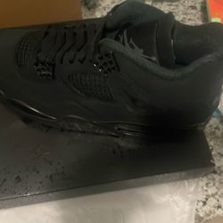 Jordan 4 Blackcats