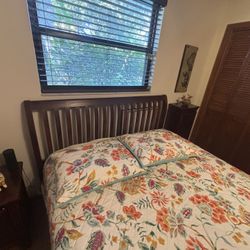 Solid Wood Queen Bedroom Set In Like New